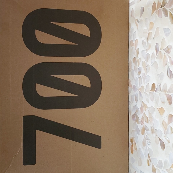 Yeezy 700 V3 Safflower US 10 - Picture 4 of 7